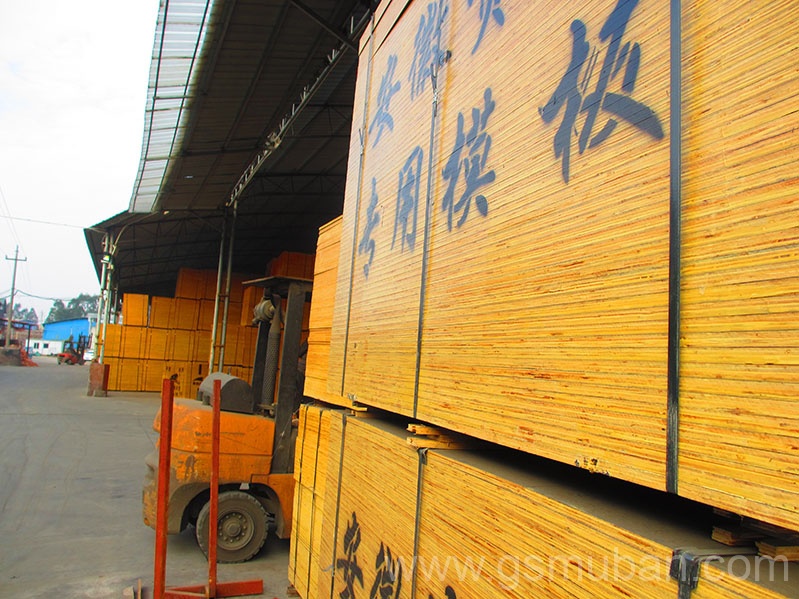 建筑模板黑色紅色哪個便宜?各自優點介紹