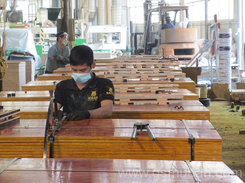 建筑膠合板價格是多少?如何選擇